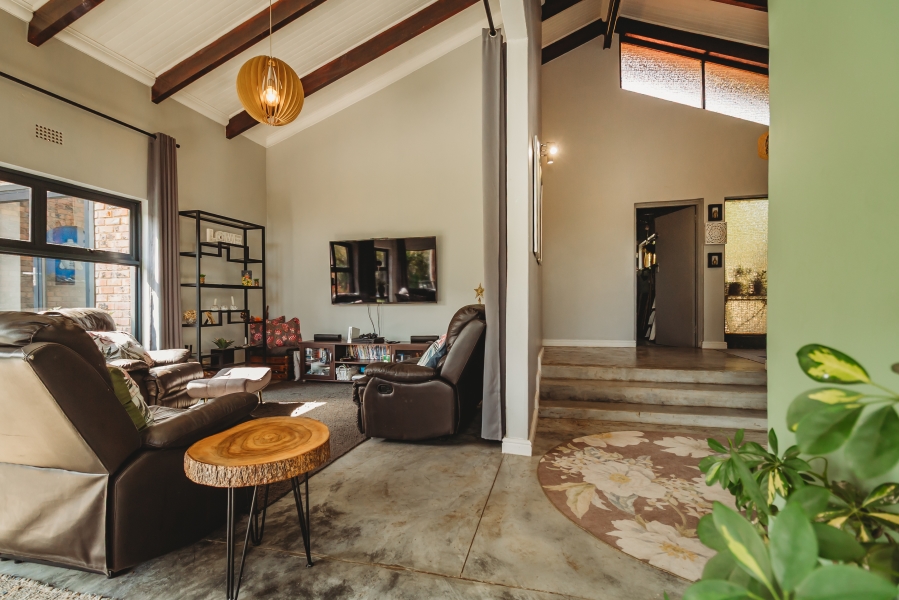 6 Bedroom Property for Sale in Camphersdrift Western Cape